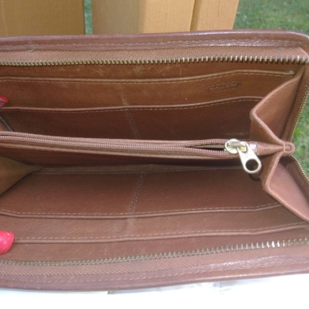 Coach Vintage Brown Leather Zip Around Accordion Wallet - Picture 4 of 4